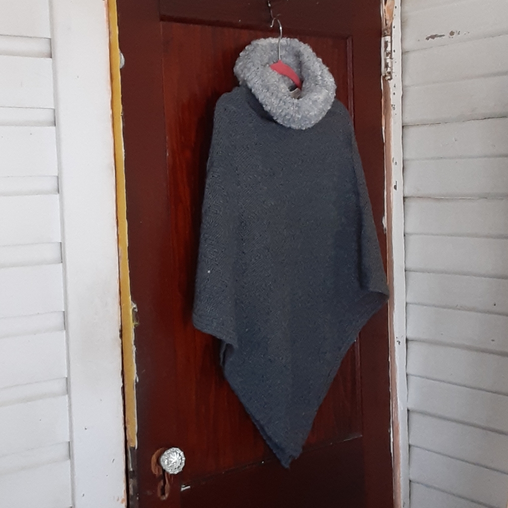 Cocogio turtleneck sweater poncho Italy